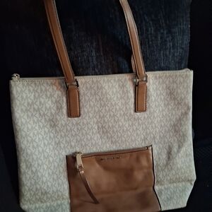 Michael Kors White   Signature Tote